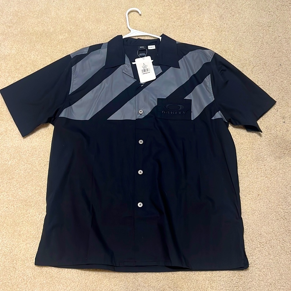 Oakley mens garage mechanics biker shirt.